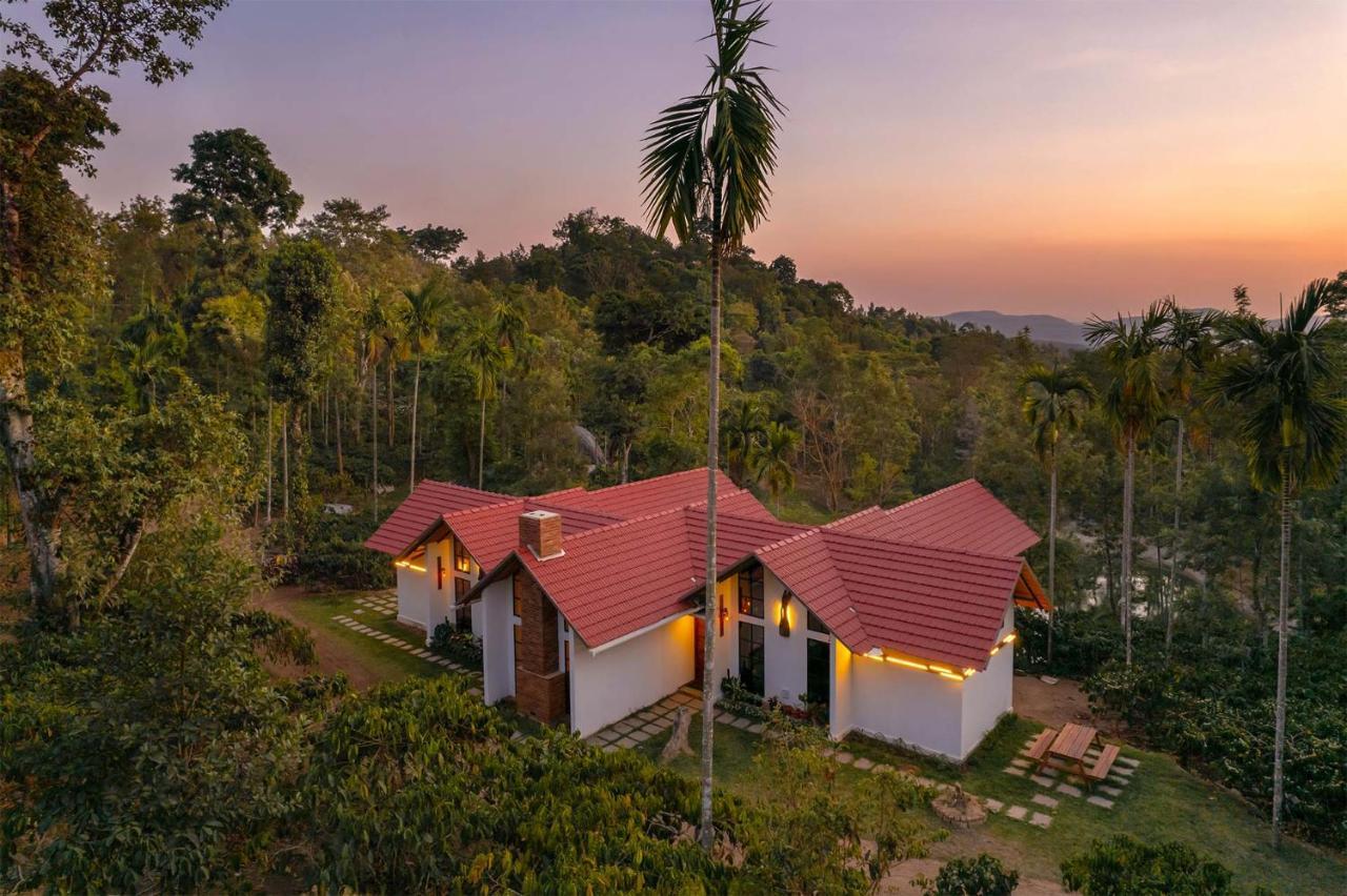 Stayvista At Cicada Chikmagalur 2Bhk Breakfast Included With Amazing View Exterior photo